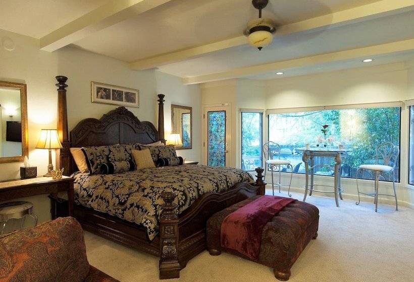 プレミアムルーム, Foothill House