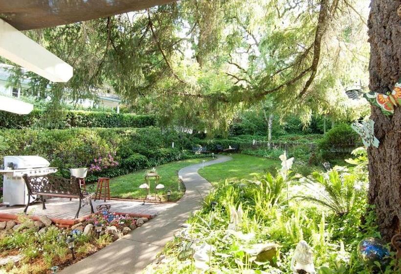 キングサイズベッドのスイートルーム, Foothill House