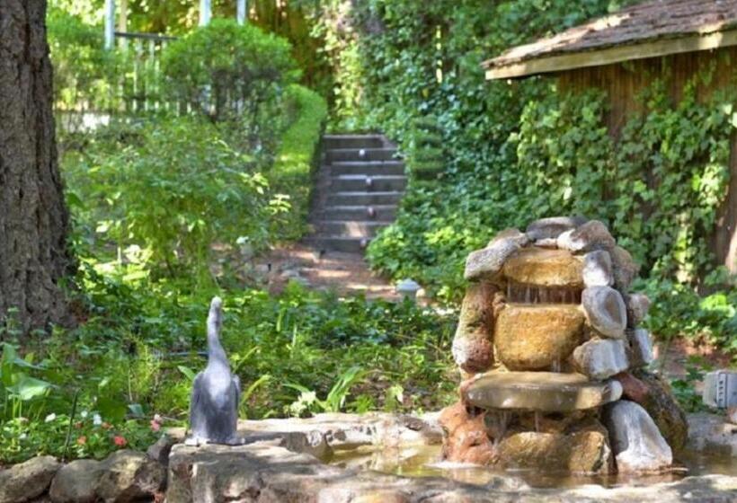 キングサイズベッドのスイートルーム, Foothill House