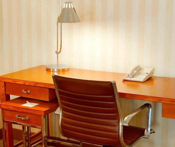 غرفه قياسيه سريرين مزدوجين, Four Points By Sheraton Los Angeles International Airport