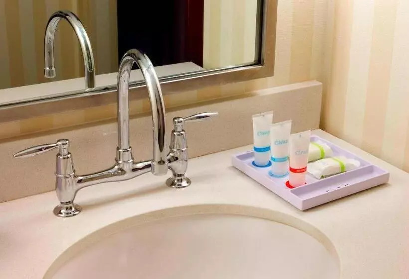 キングサイズベッドのスタンダードルーム, Four Points By Sheraton Los Angeles International Airport
