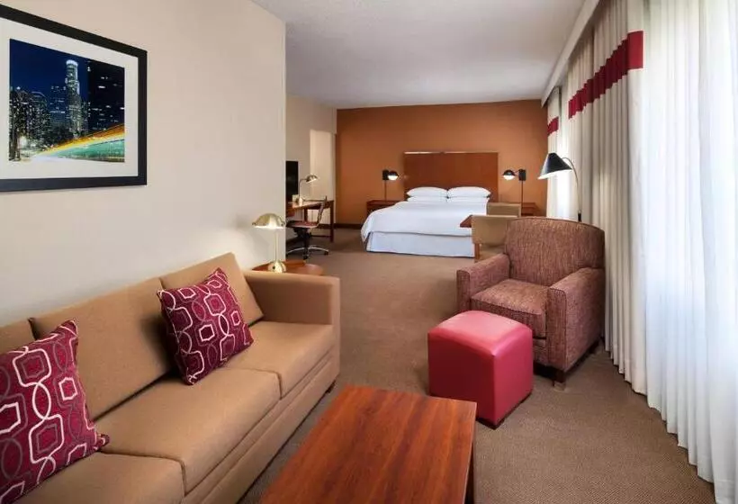 キングサイズベッドのジュニアスイート, Four Points By Sheraton Los Angeles International Airport