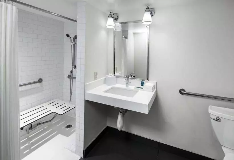 身障者適用キングサイズベッドルーム, Four Points By Sheraton Los Angeles International Airport