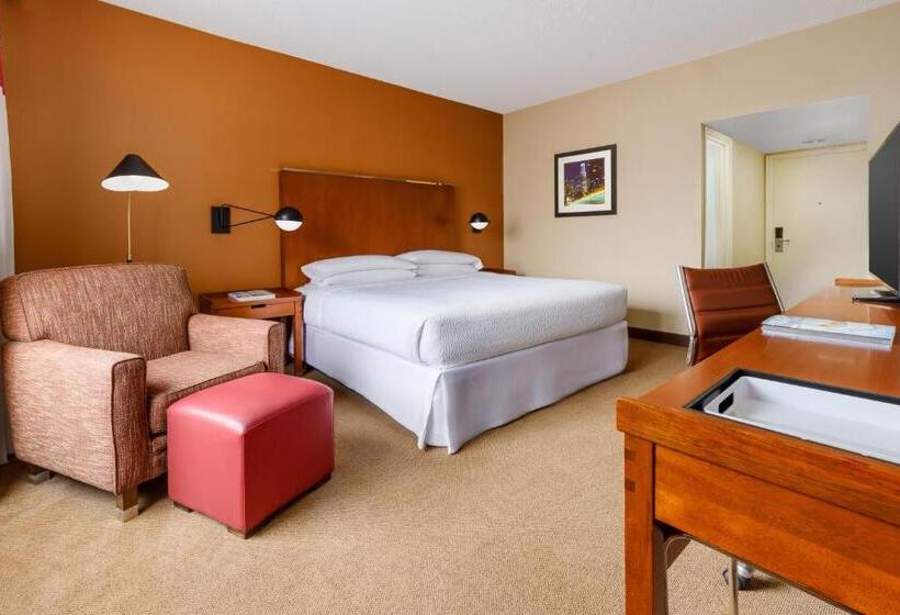 适合残疾人士使用的带超级大床的标准间, Four Points By Sheraton Los Angeles International Airport