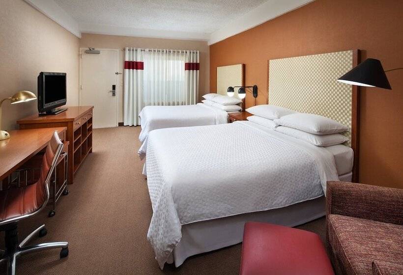 带2个双人床的标准工作室, Four Points By Sheraton Los Angeles International Airport