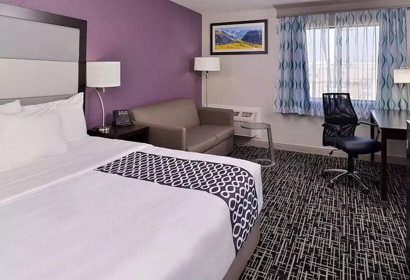 اتاق استاندارد با تخت بزرگ, La Quinta Inn & Suites By Wyndham Fort Collins, Colorado