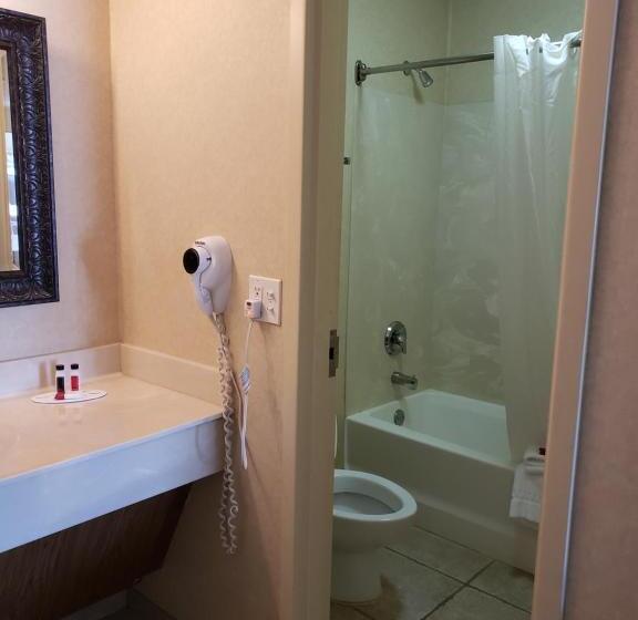 Стандартный Номер Кровать Кинг, Suburban Studios Branson On The Strip