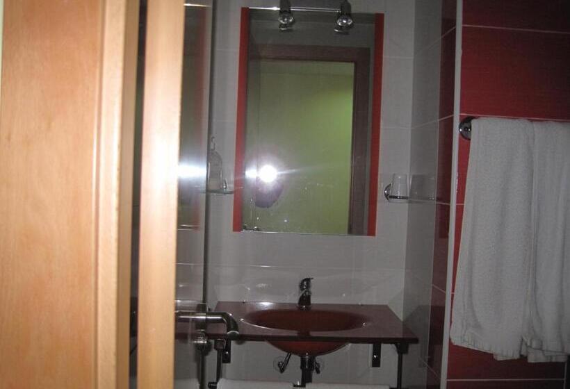 スタンダードルーム, Hostal Ducal Ii