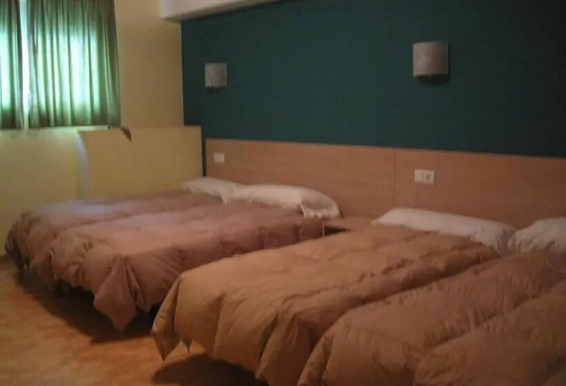 スタンダード4人部屋, Hostal Ducal Ii