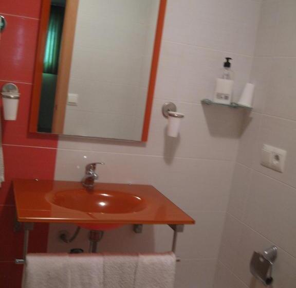 اتاق استاندارد چهار تخته, Hostal Ducal Ii