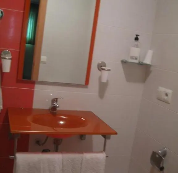 スタンダード4人部屋, Hostal Ducal Ii