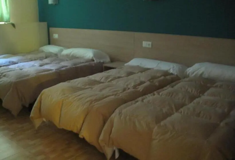 スタンダード4人部屋, Hostal Ducal Ii