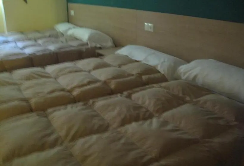 スタンダード4人部屋, Hostal Ducal Ii