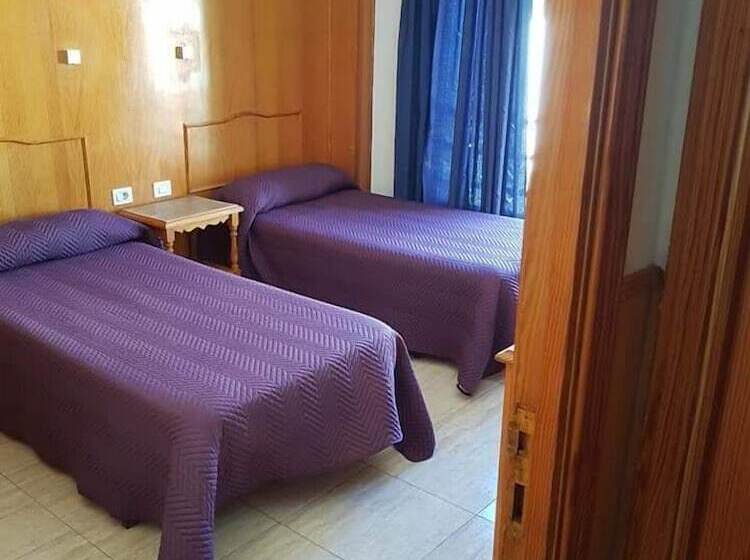 غرفة قياسية فردية, Pensión Medina