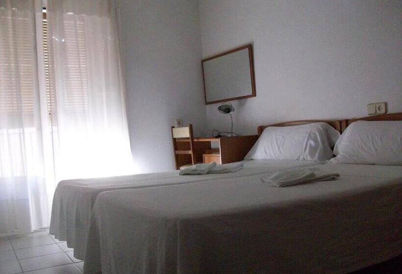 带共用浴室的标准房间, Pensió Viladomat