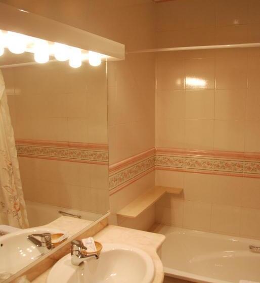 标准三人间, Pensió Viladomat