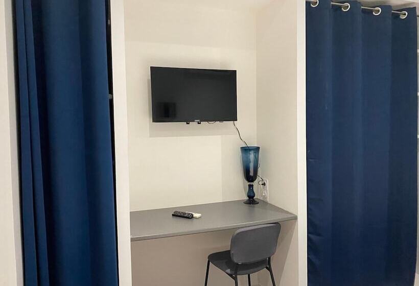 اتاق خانوادگی, Le Ceinturon