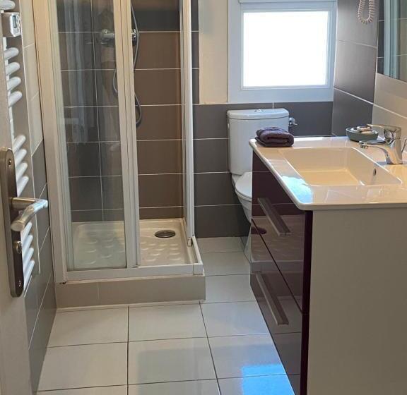 اتاق استاندارد سه نفره, Le Ceinturon