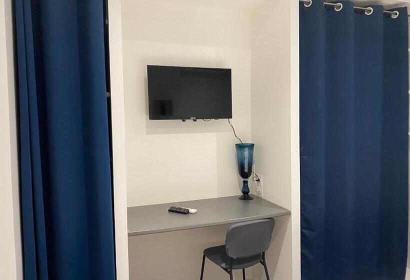 اتاق خانوادگی, Le Ceinturon