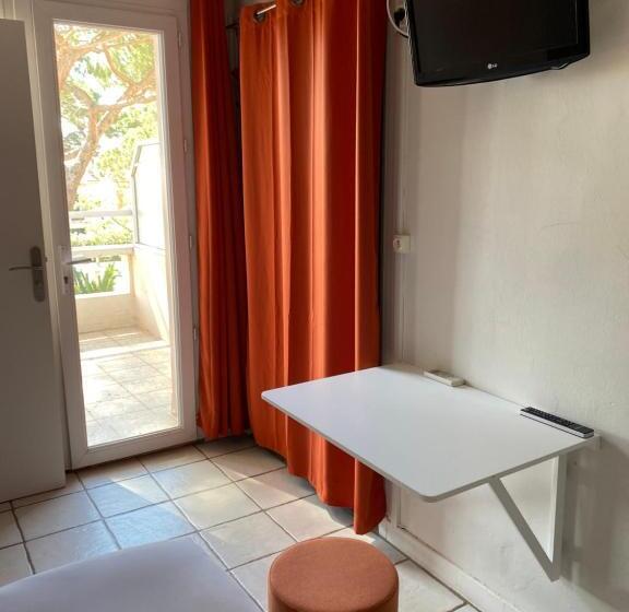 اتاق استاندارد با تراس و چشم‌انداز دریا, Le Ceinturon