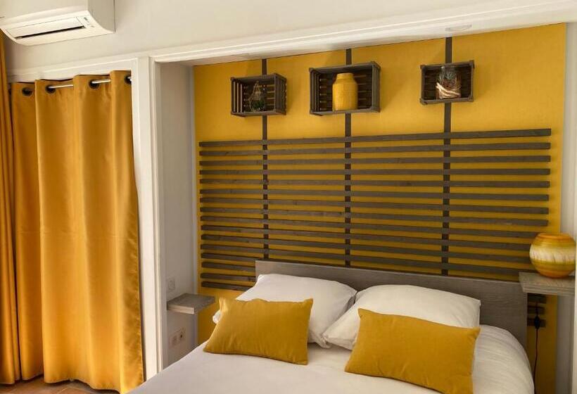 اتاق استاندارد با تراس و چشم‌انداز دریا, Le Ceinturon