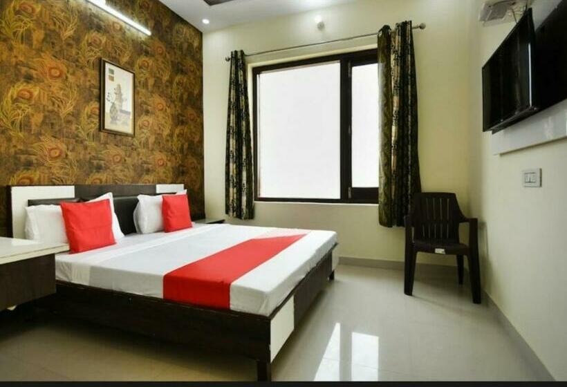 اتاق لوکس, Broadway