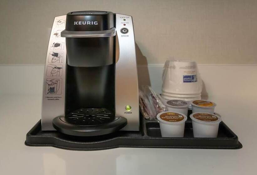 Номер Стандарт, Holiday Inn Express & Suites Marion, An Ihg