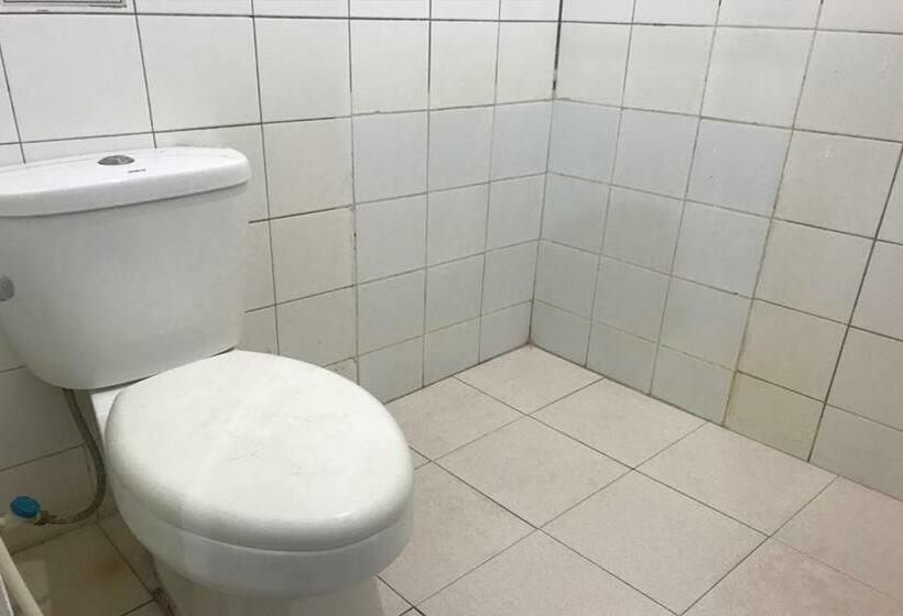 Люкс Superior, Oyo 2025 Wisma Musdalifa