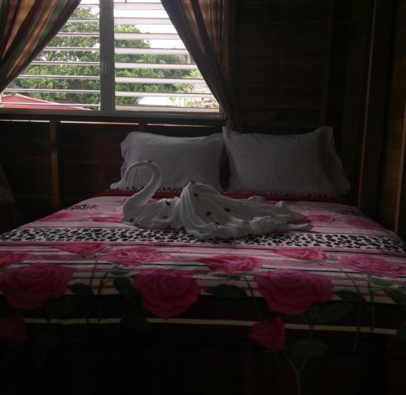 اتاق استاندارد با چشم‌انداز, Matus Guest House