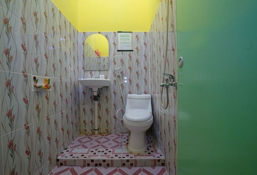 Quarto Deluxe, Alam Lestari Redpartner