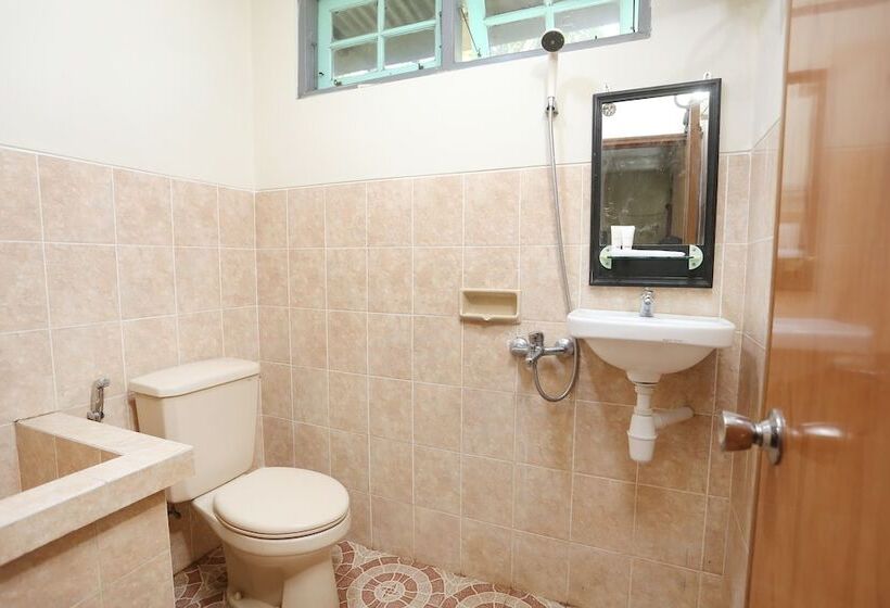 غرفة قياسية, Oyo 1959 Penginapan Kepurun Pawana Indonesia