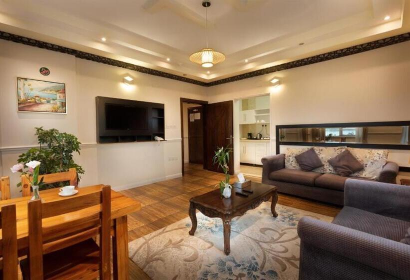 דירת חדר, Gardens View Apart