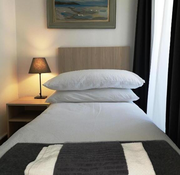 غرفة أساسية فردية, Elvezia Self Check In