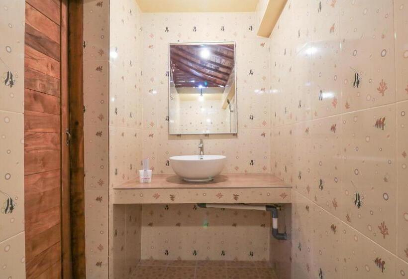 חדר סטנדרט, Lilis Aksito Akusara