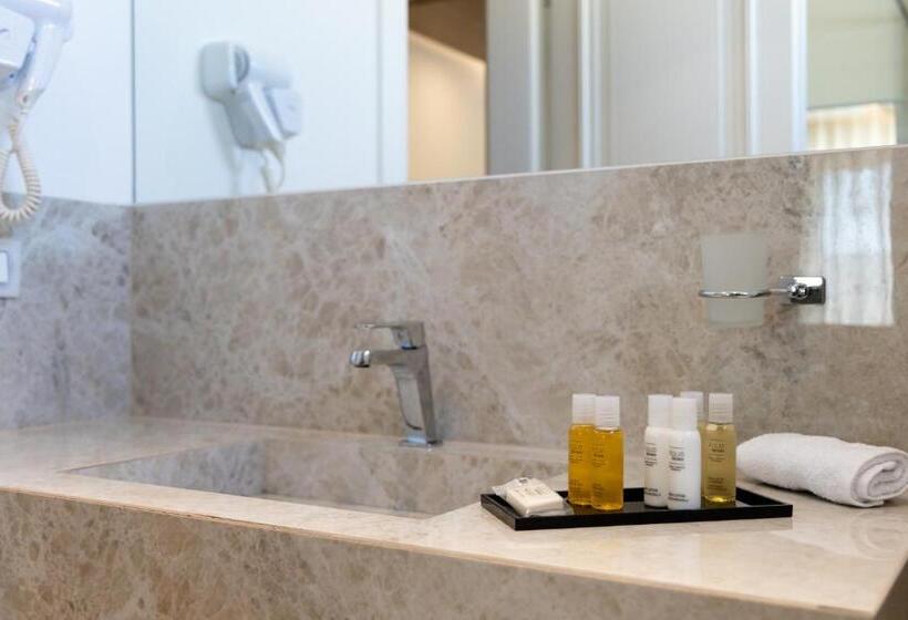 اتاق استاندارد, Star Hill