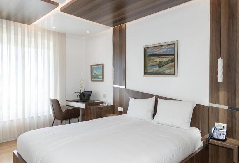 اتاق لوکس با بالکن, Star Hill