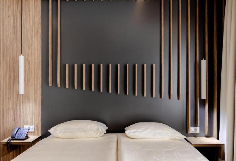 سوییت, Star Hill