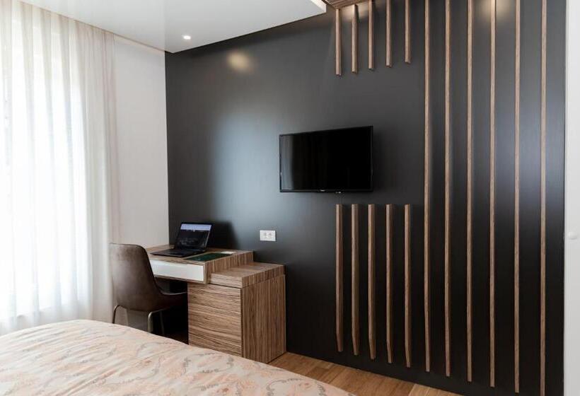 سوییت, Star Hill