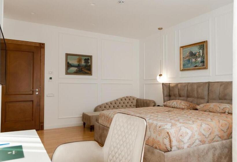 سوییت جونیور, Star Hill