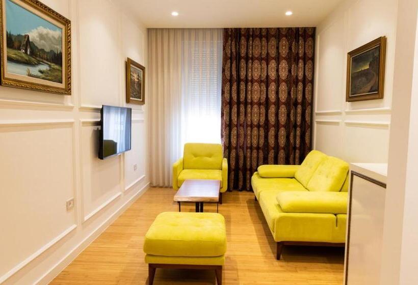 سوییت سوپریور, Star Hill