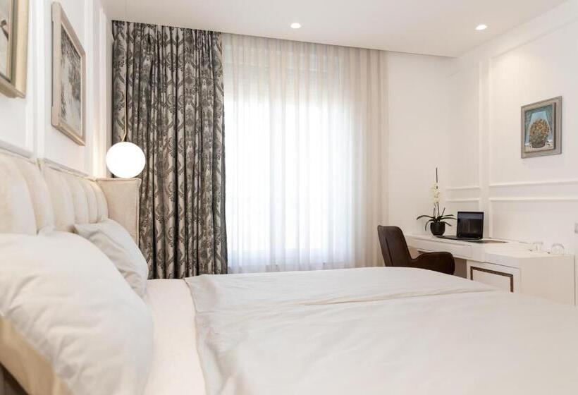 اتاق لوکس با تخت بزرگ, Star Hill