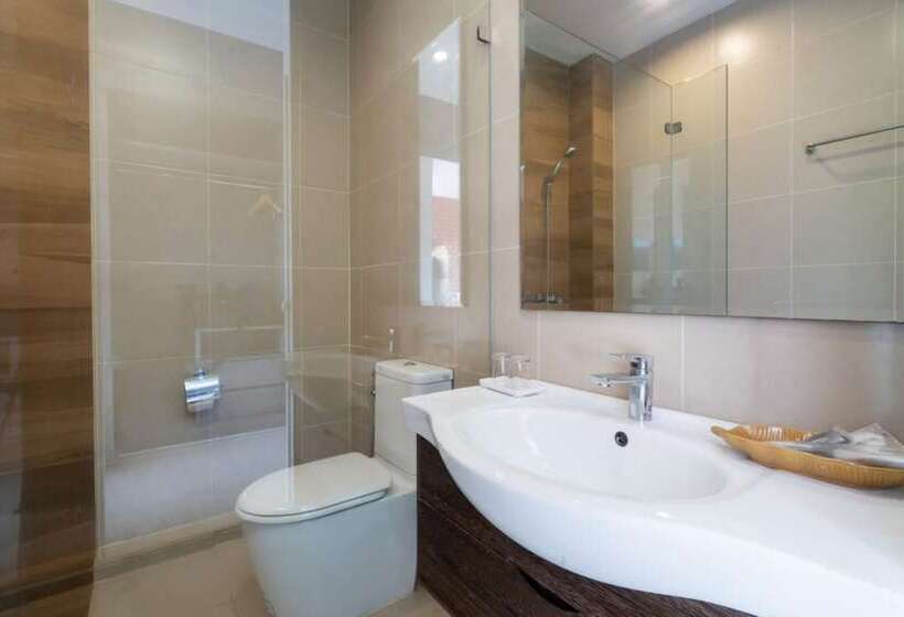 اتاق استاندارد, The Thames Pool Access Resort & Villa Sha Extra Plus