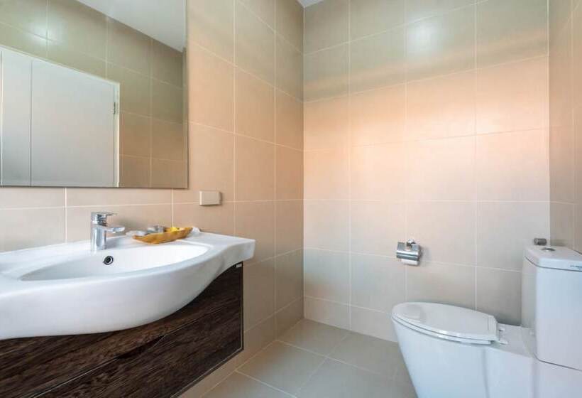 اتاق لوکس, The Thames Pool Access Resort & Villa Sha Extra Plus