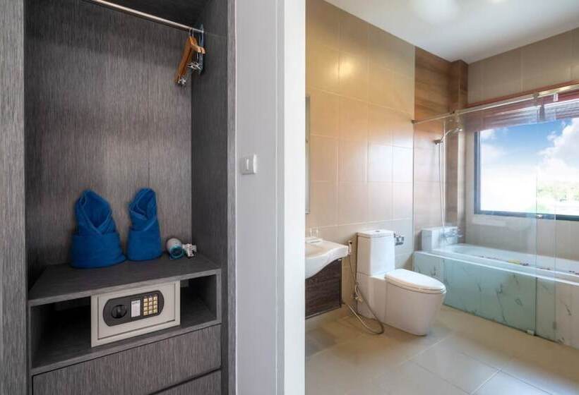 اتاق لوکس با چشم‌انداز استخر, The Thames Pool Access Resort & Villa   Sha Extra Plus