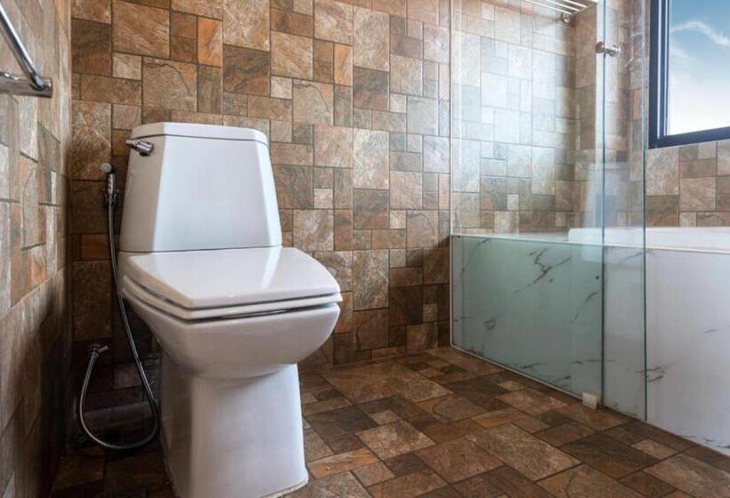 اتاق استاندارد با تراس, The Thames Pool Access Resort & Villa Sha Extra Plus