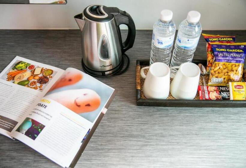 اتاق استاندارد با تراس, The Thames Pool Access Resort & Villa Sha Extra Plus