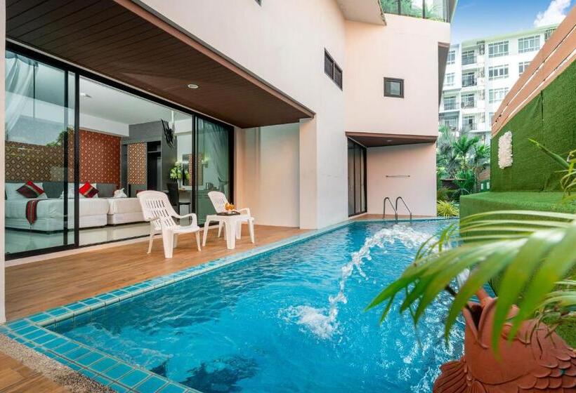 اتاق استاندارد چهارنفره با بالکن, The Thames Pool Access Resort & Villa Sha Extra Plus