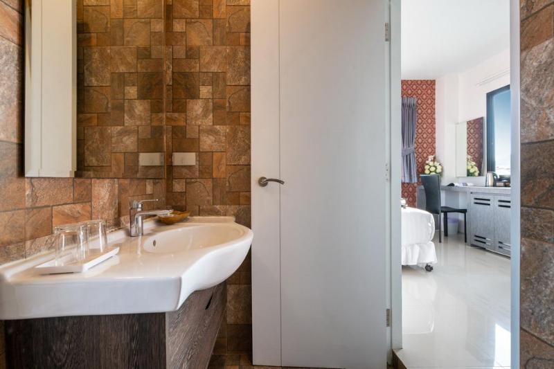 اتاق لوکس, The Thames Pool Access Resort & Villa Sha Extra Plus