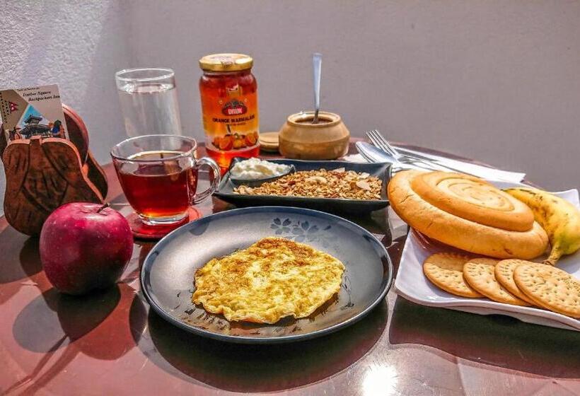 تختخواب در اتاق مشترک, Durbar Square Backpackers Inn