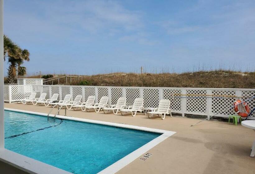 Номер Стандарт Вид на Бассейн, The Savannah Inn